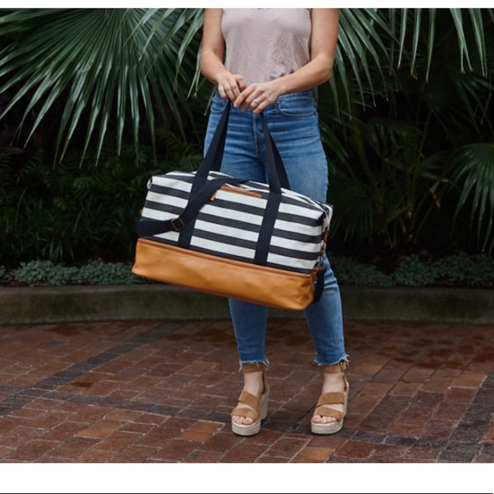 STRIPED WEEKENDER Duffle Bag Travel Bag NEW